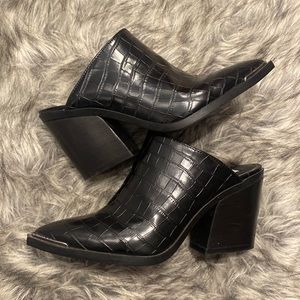 Steve Madden black snake skin print leather mules